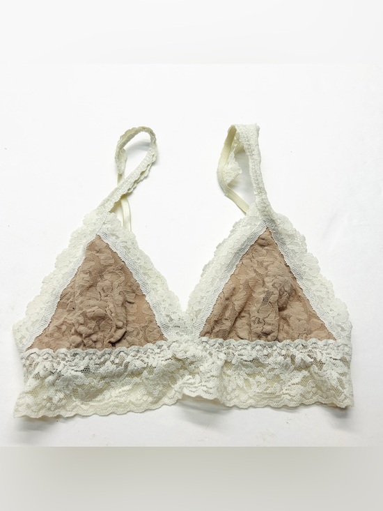 Hanky Panky Other - Hanky Panky Lace Triangle Bralette Bra in Cream Nude Tan Wireless